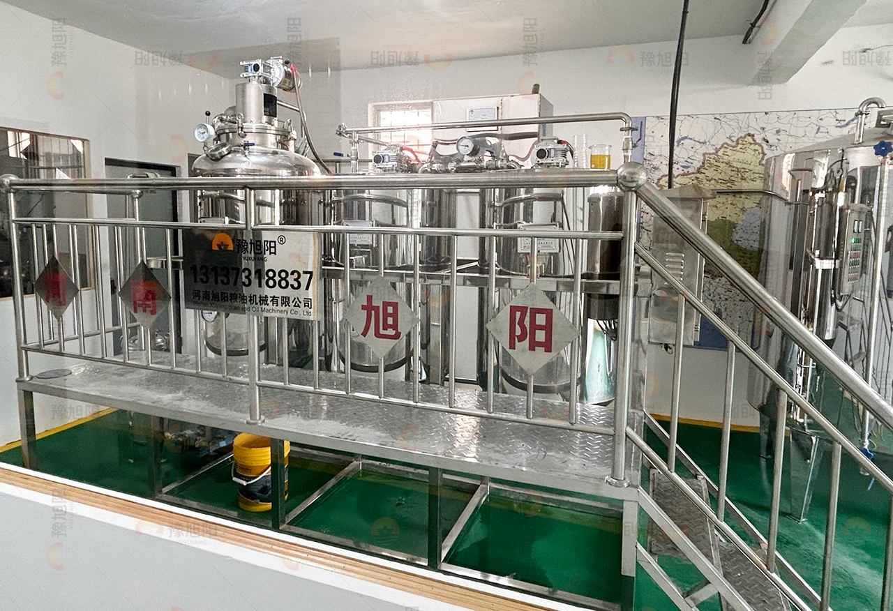 河南新乡辉县600KG浓香型花生油精炼项目1